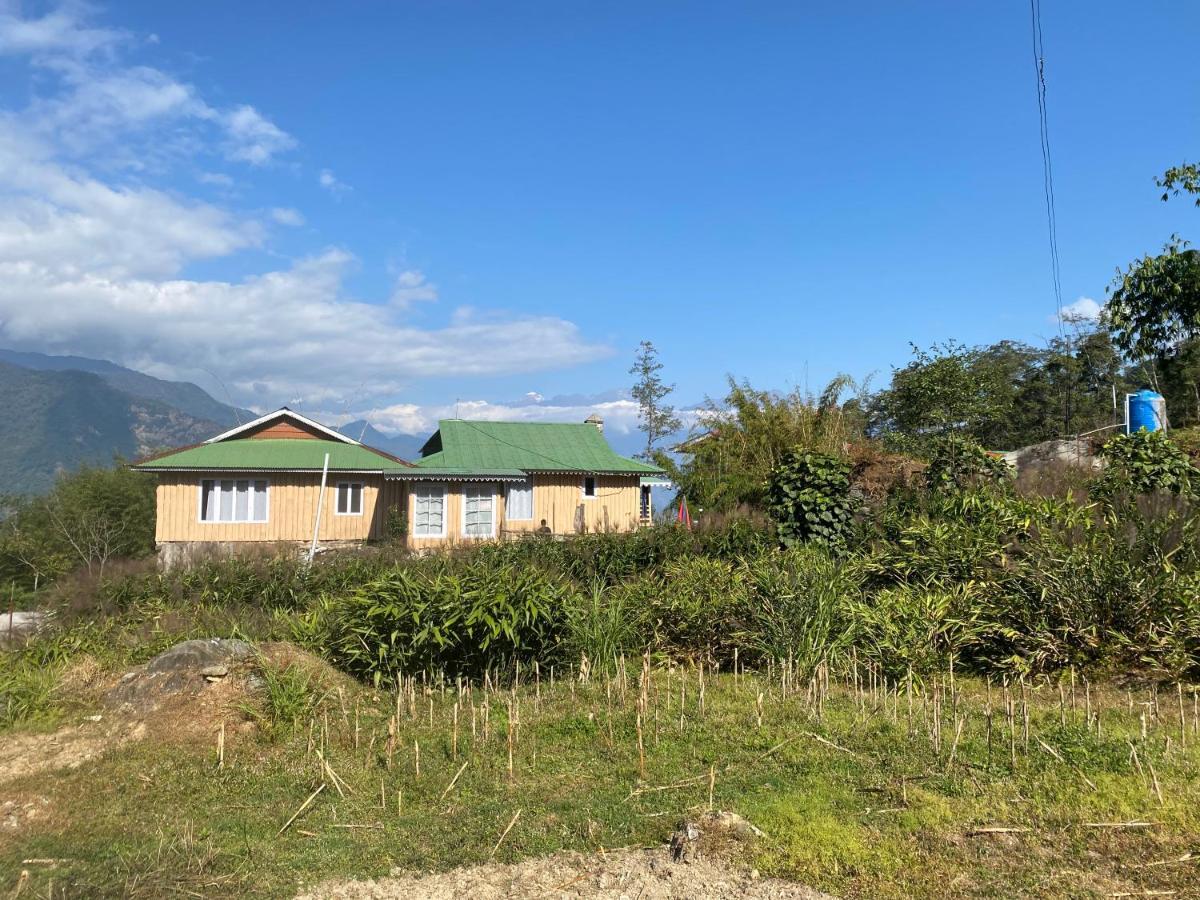 Log Cabin In The Woods Bed & Breakfast Gangtok Bagian luar foto
