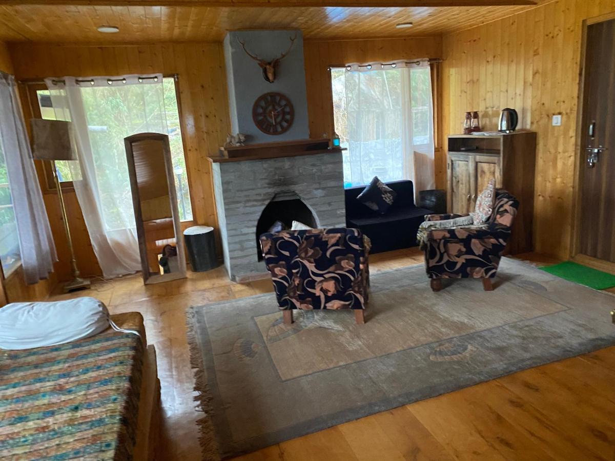 Log Cabin In The Woods Bed & Breakfast Gangtok Bagian luar foto